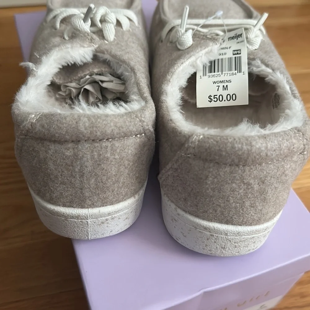 Madden Girl Yasmin F Womens Casual Shoes. Size 7 new in box